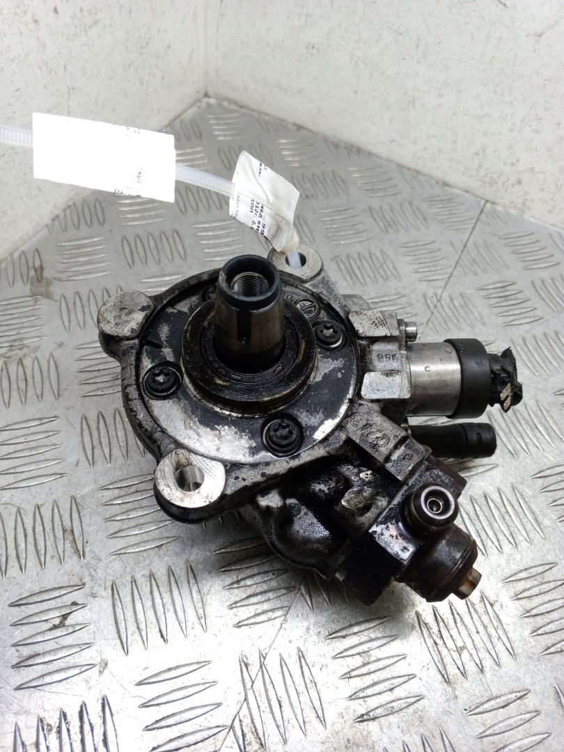 ТНВД BMW 3 серия F30/F31/F34 2013, 2.0 л., N47 D20 C, дизель, АКПП, 7810696, 0445010517 - фото №1