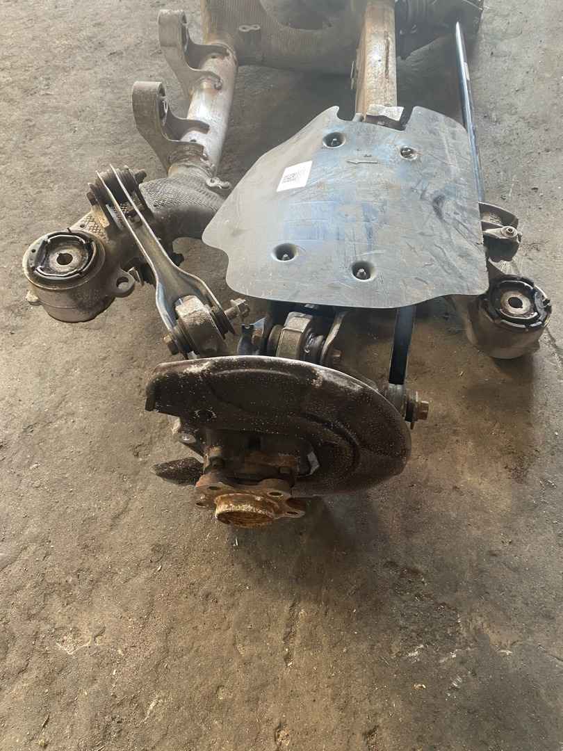 кулак задний правый BMW 7 серия G11/G12 G11 2017, 3.0 л., B57 D30 A, дизель, АКПП, carbonschwarz metallic (416), седан, задний привод, правый руль - фото №1