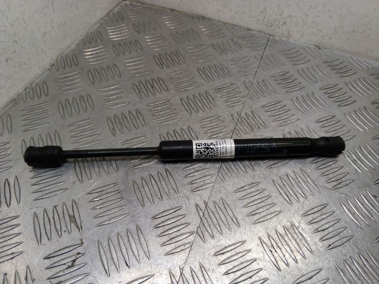 амортизатор капота BMW 7 серия G11/G12 G11 2017, 3.0 л., B57 D30 A, дизель, АКПП, carbonschwarz metallic (416), седан, задний привод, правый руль, 51237347403, 7347403 - фото №1