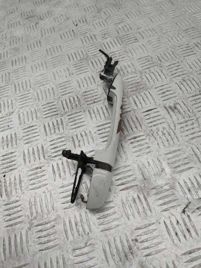 ручка наружная задняя левая BMW X1 F48 2016, 2.0 л., B47 C20 A, дизель, МКПП, alpinweiß iii (300), внедорожник 5 дв., полный привод, правый руль - фото №1