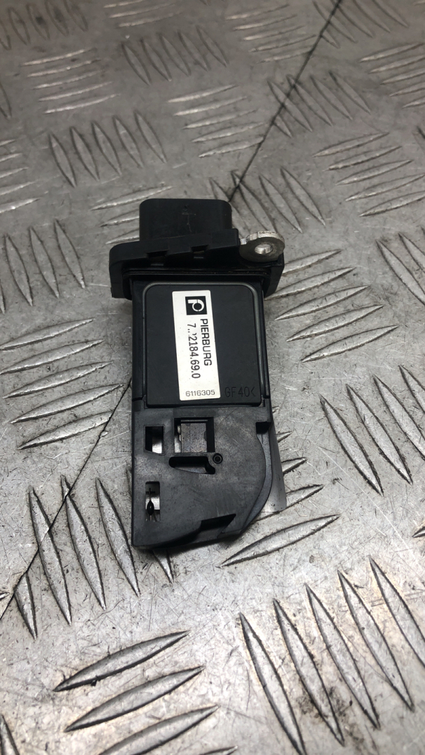 расходомер воздуха BMW 5 серия F07/F10/F11 F10 2011, 3.0 л., N57 D30 A, дизель, АКПП, carbonschwarz metallic (416), седан, задний привод, правый руль, 6116305 - фото №1