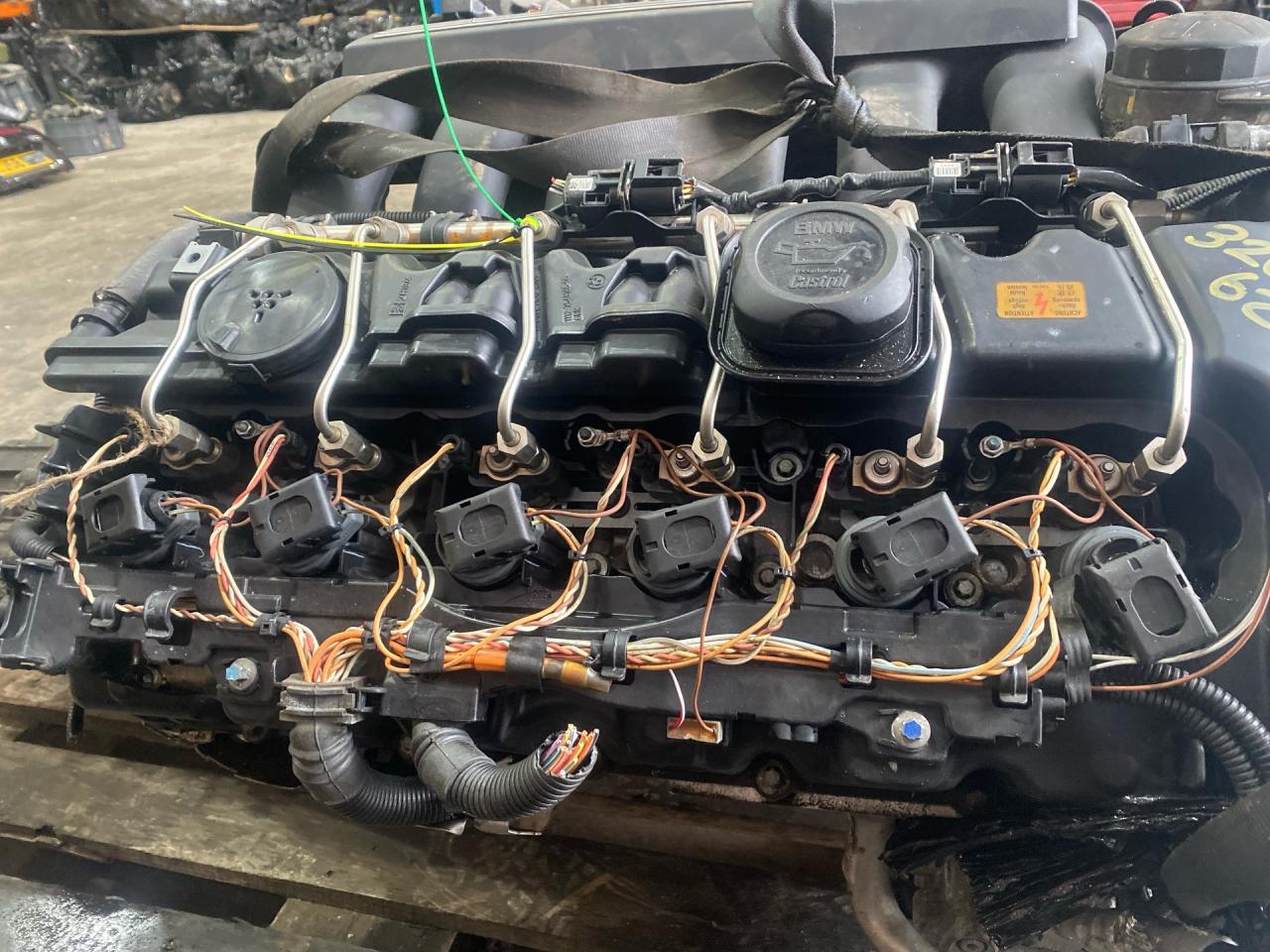 форсунка BMW 3 серия E90/E91/E92/E93 2007, 3.0 л., N53 B30 A, бензин, МКПП - фото №1