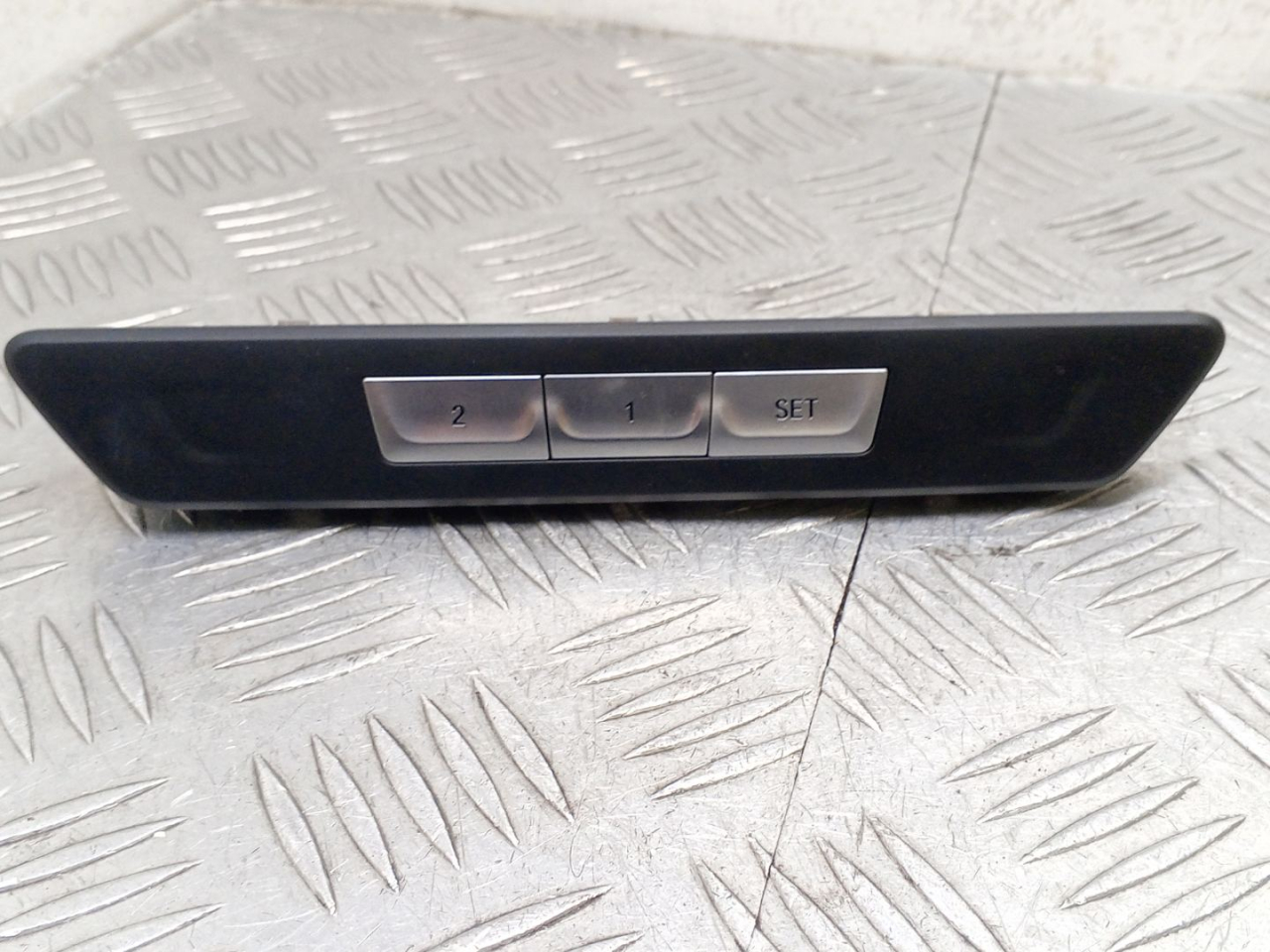 модуль управления заднего сиденья BMW 7 серия G11/G12 G11 2017, 3.0 л., B57 D30 A, дизель, АКПП, carbonschwarz metallic (416), седан, задний привод, правый руль, 6826728 - фото №1