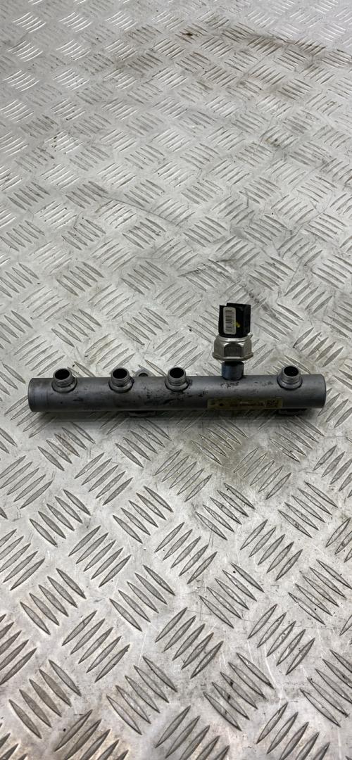 топливная рампа Audi Q7 4L 2007, 3.0 л., BUG, дизель, АКПП, полный привод, правый руль, 059130758L, 059130089AB - фото №1