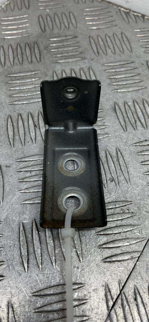 крепление ( кронштейн ) крыла BMW 7 серия G11/G12 G11 2018, 3.0 л., B57 D30 A, дизель, АКПП, singapore grau metallic (b41), седан, полный привод, правый руль, 7347426 - фото №1