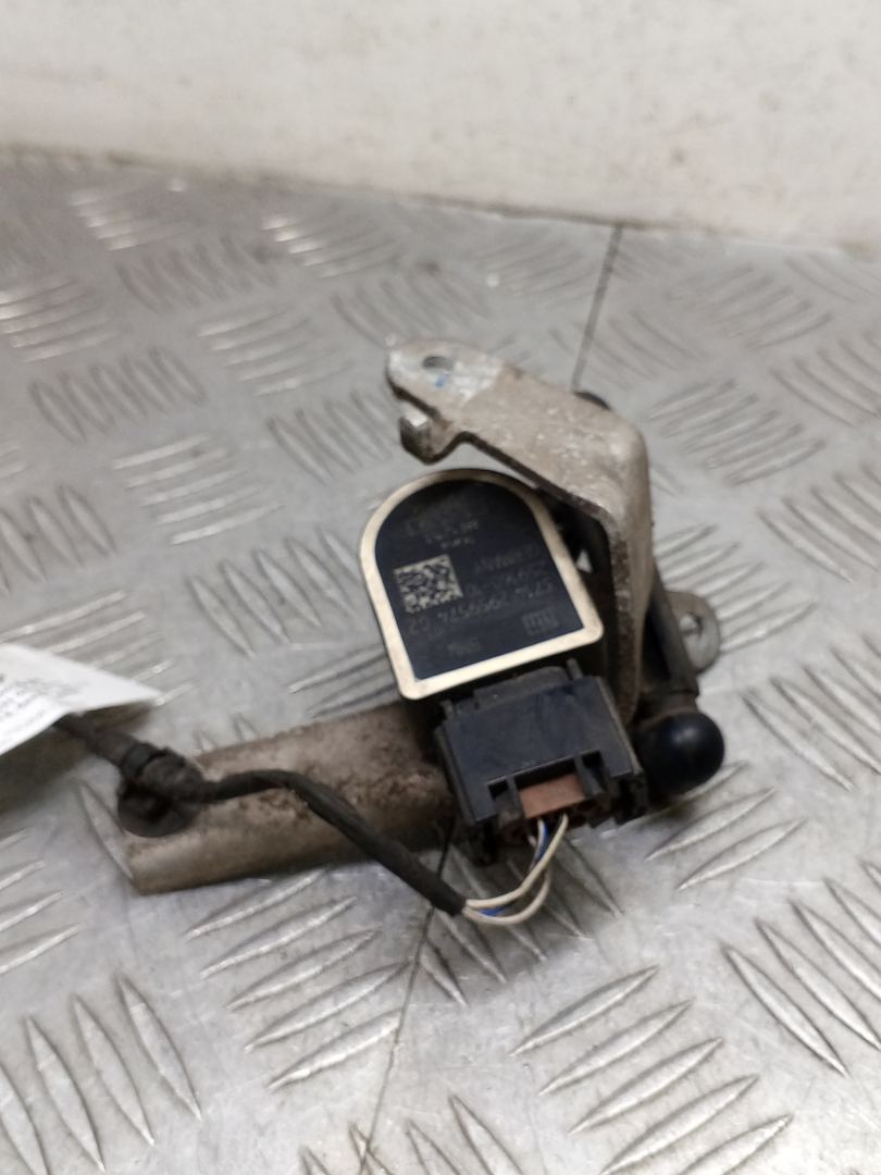 датчик дорожного просвета BMW 5 серия G30/G31 G30 2020, 2.0 л., B48 B20 B, бензин, АКПП, sophistograu a90, седан, задний привод, правый руль, 2959574, 37142959574 - фото №1