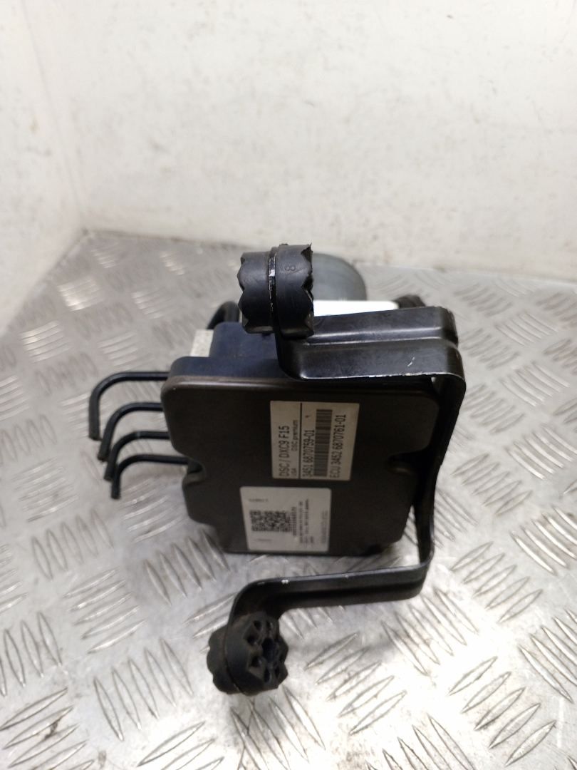 блок ABS BMW X5 F15 2017, 3.0 л., N57 D30 B, дизель, АКПП, carbonschwarz metallic (416), внедорожник 5 дв., полный привод, правый руль, 34516870759, 34526870761, 6870759, 6870761 - фото №1