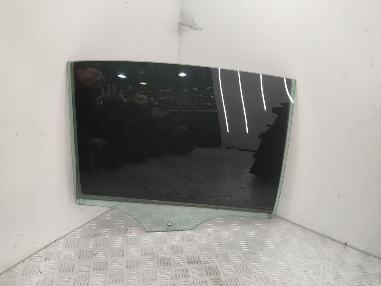 стекло двери задней правой BMW 7 серия G11/G12 G11 2017, 3.0 л., B57 D30 A, дизель, АКПП, carbonschwarz metallic (416), седан, задний привод, правый руль - фото №1