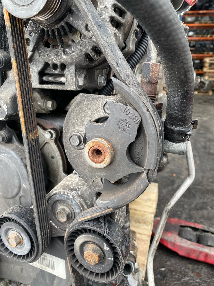 насос гидроусилителя руля Chrysler Grand Voyager 5 поколение 2008, 2.8 л., ENS, дизель, АКПП, C8A34181 - фото №1