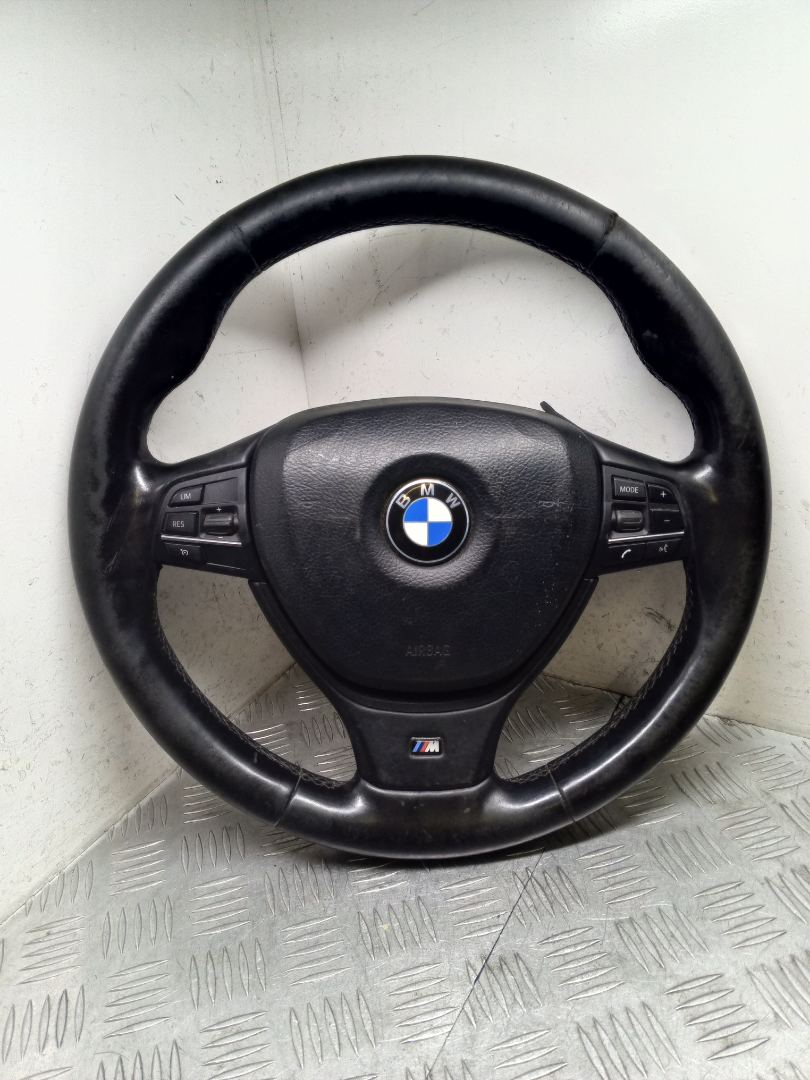 руль BMW 5 серия F07/F10/F11 F10 2011, 3.0 л., N57 D30 A, дизель, АКПП, carbonschwarz metallic (416), седан, задний привод, правый руль - фото №1