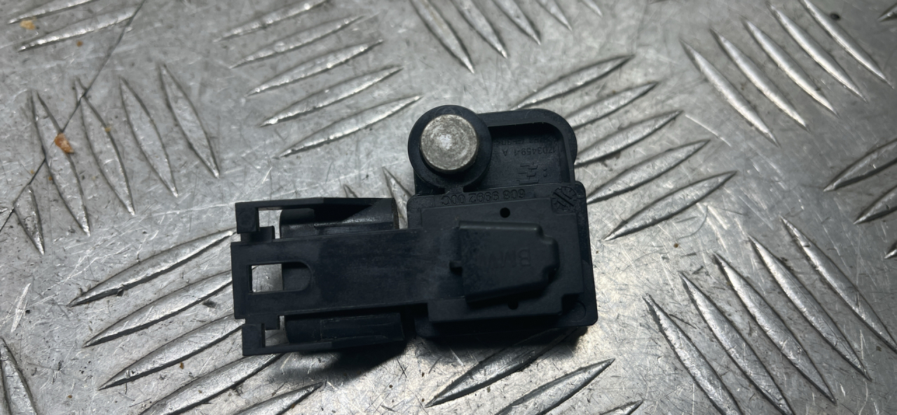 датчик удара BMW 5 серия F07/F10/F11 2011, седан, 9159311, 65779159311 - фото №1