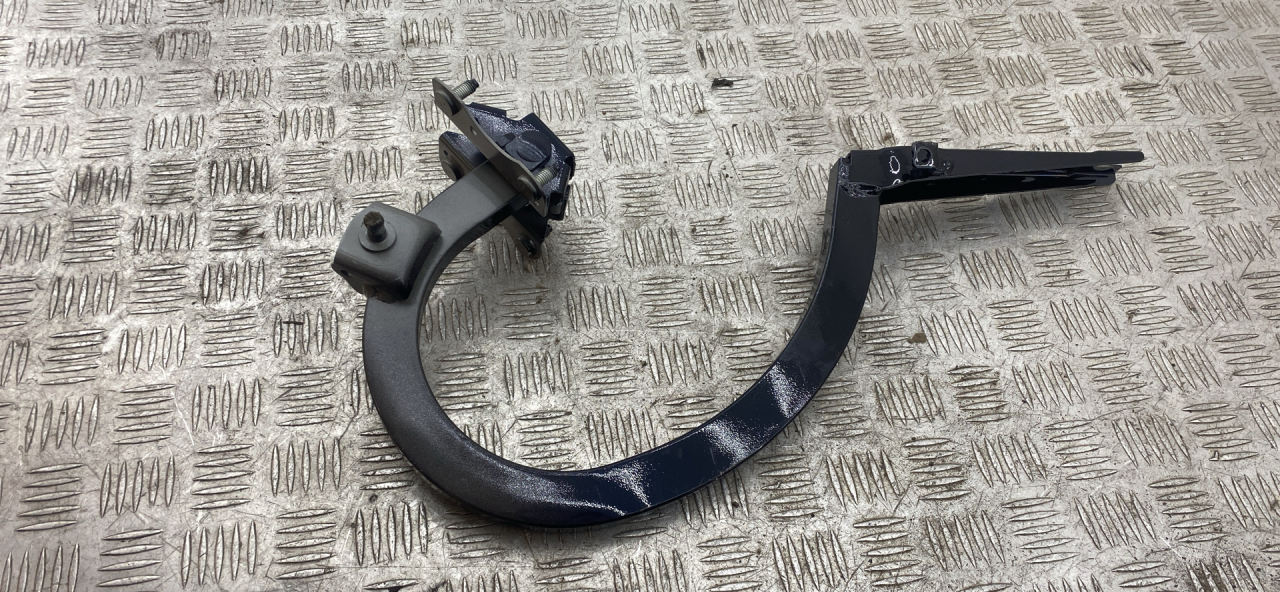 петля крышки багажника BMW 7 серия G11/G12 G11 2017, 3.0 л., B57 D30 A, дизель, АКПП, carbonschwarz metallic (416), седан, задний привод, правый руль, 7357115 - фото №1