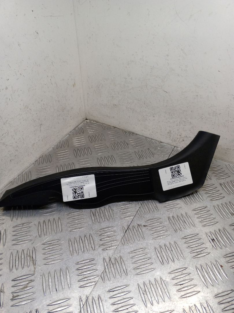 водосток крышки багажника BMW 7 серия G11/G12 G11 2017, 3.0 л., B57 D30 A, дизель, АКПП, carbonschwarz metallic (416), седан, задний привод, правый руль, 63217342961, 7342961 - фото №1