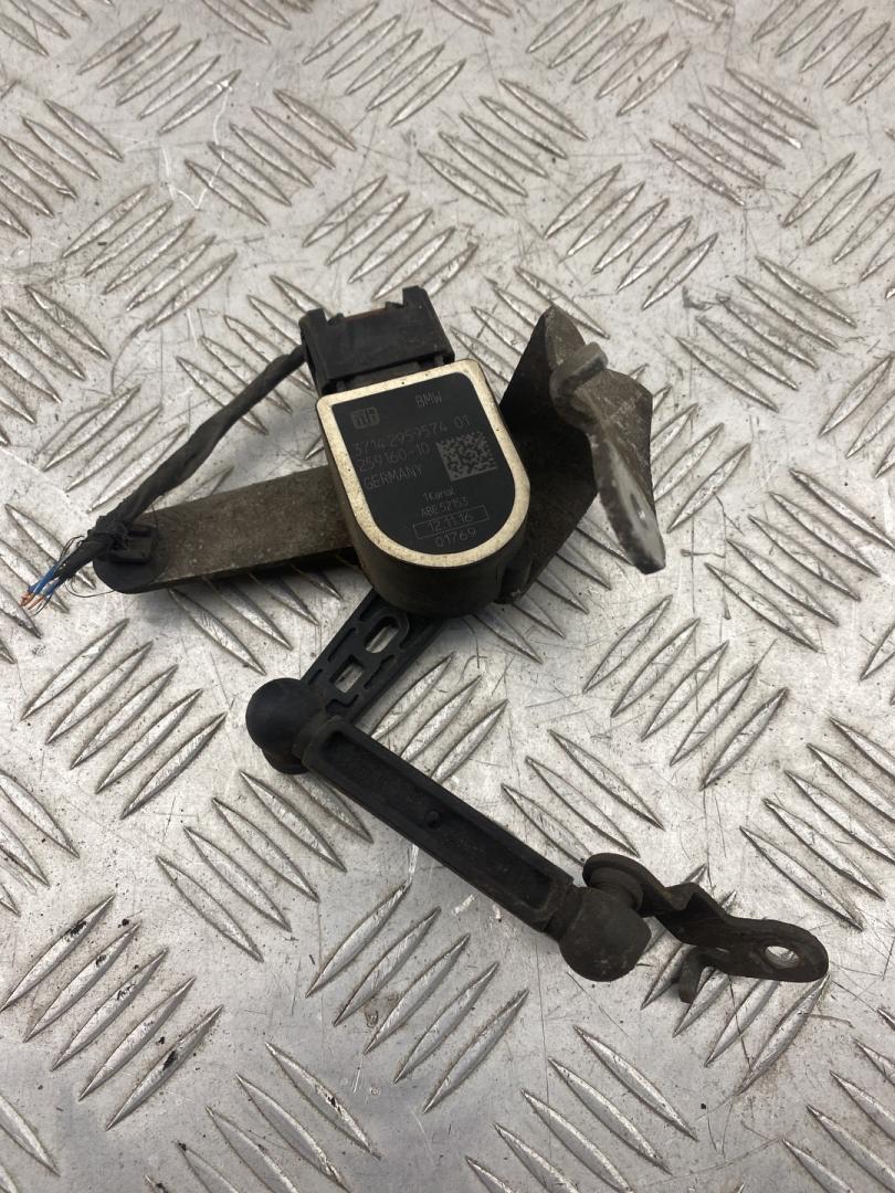 датчик дорожного просвета BMW 7 серия G11/G12 G11 2018, 3.0 л., B57 D30 A, дизель, АКПП, singapore grau metallic (b41), седан, полный привод, правый руль, 2959574, 37142959574 - фото №1
