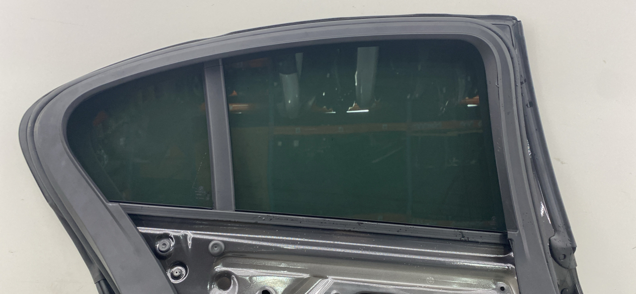 стекло двери задней левой BMW 5 серия G30/G31 G30 2020, 2.0 л., B48 B20 B, бензин, АКПП, sophistograu a90, седан, задний привод, правый руль - фото №1