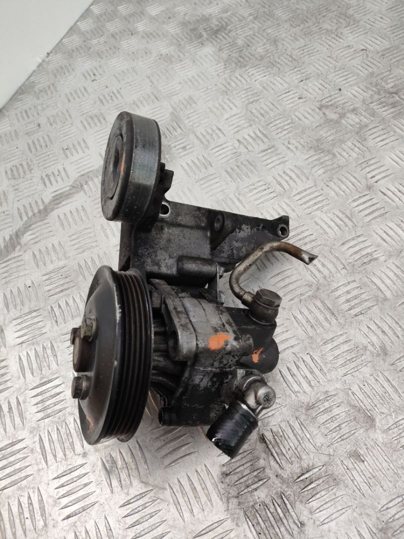 насос гидроусилителя руля Land Rover Range Rover 2 поколение 2000, 2.5 л., 25 6T (BMW), дизель, АКПП - фото №1