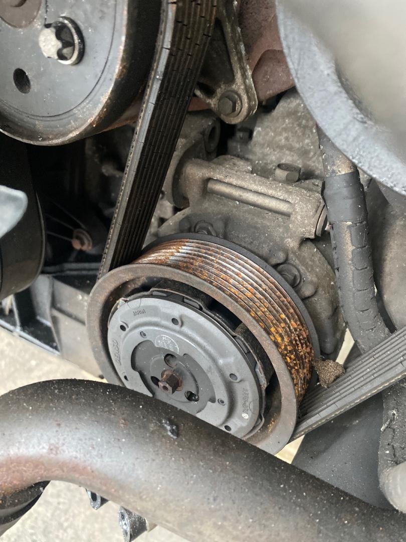 компрессор кондиционера Land Rover Range Rover Sport 1 поколение 2006, 2.7 л., 276DT, дизель, АКПП - фото №1