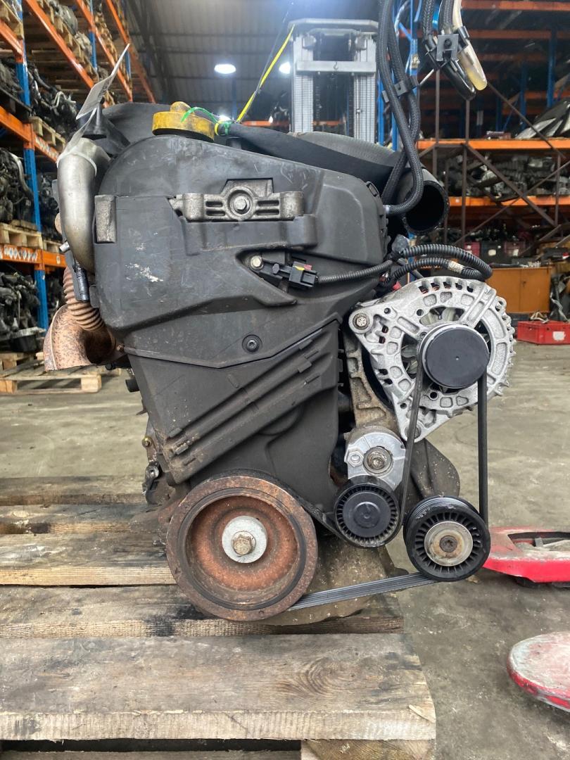 двигатель Renault Kangoo 2 поколение 2010, 1.5 л., K9K 800, дизель, МКПП, K9K800 - фото №1