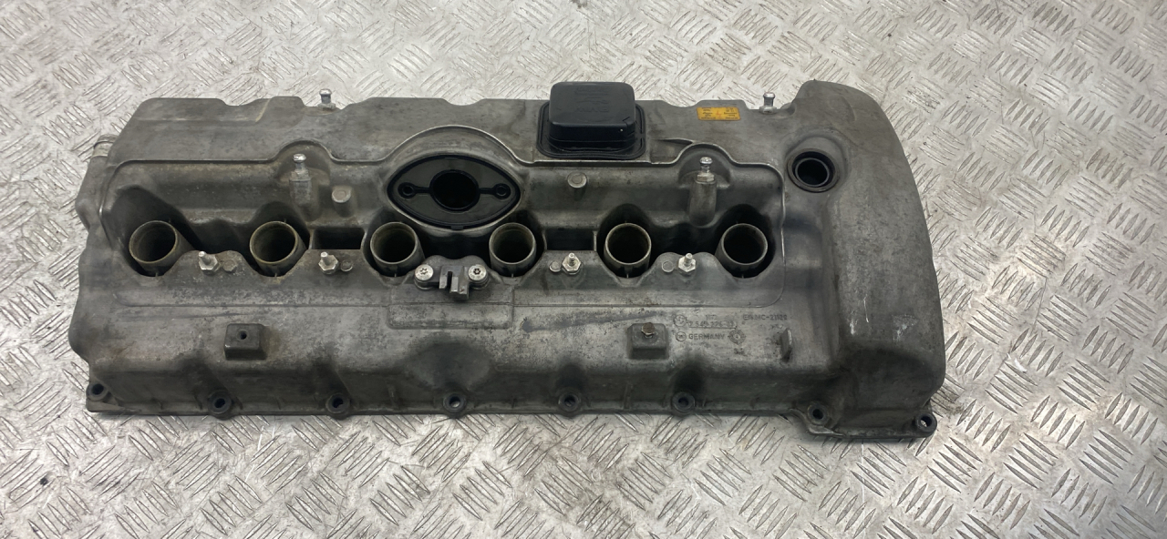 клапанная крышка BMW 3 серия E90/E91/E92/E93 E90 2007, 3.0 л., N52 B30 A, бензин, АКПП, седан, 7548275 - фото №1