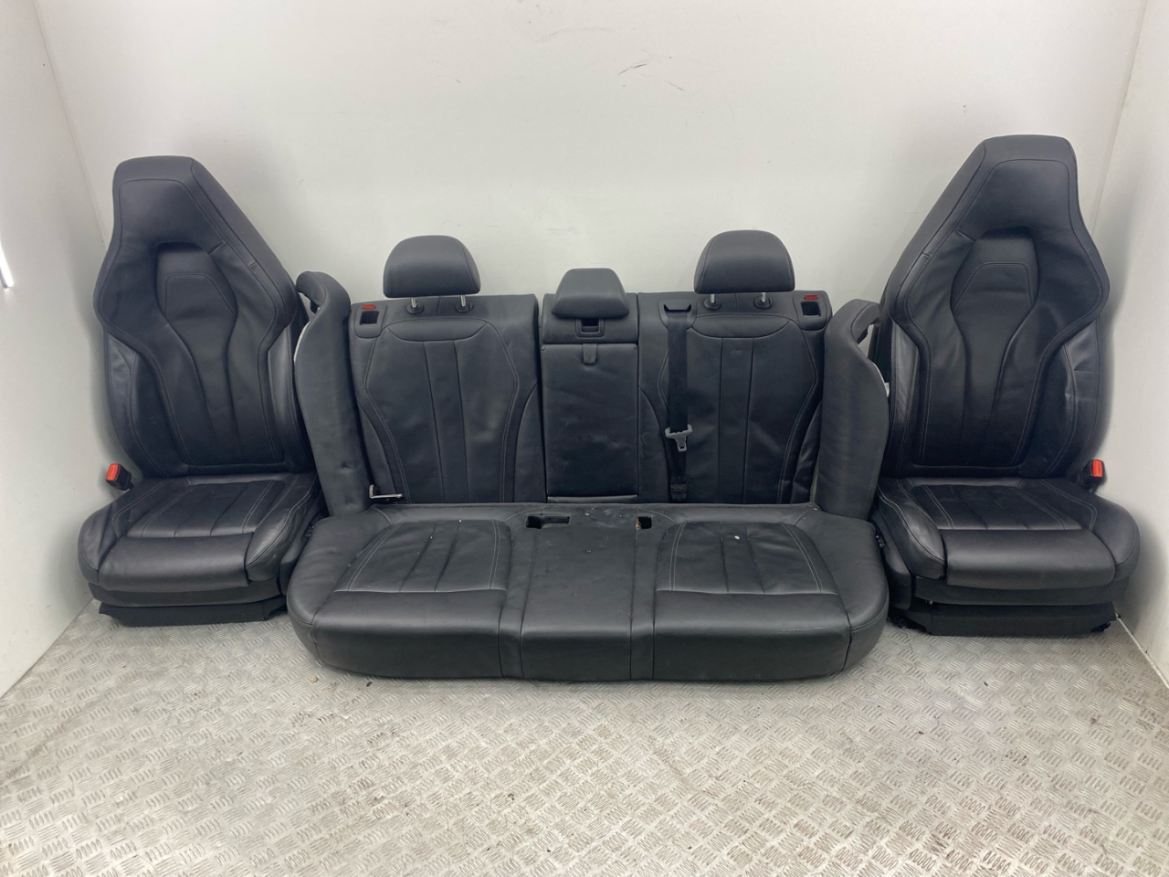 салон (комплект сидений) BMW X5 M F85 2018, 4.4 л., S63 B44 B, бензин, АКПП, внедорожник 5 дв., полный привод, правый руль - фото №1