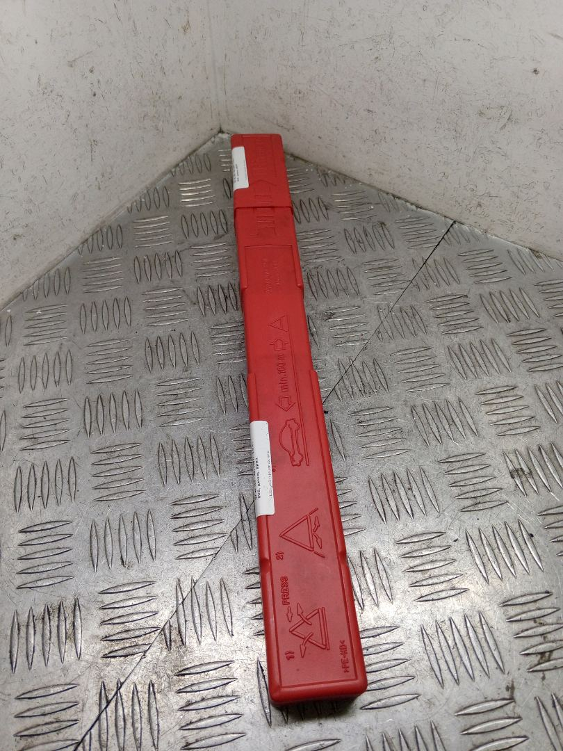 знак аварийной остановки Audi Q7 4L 2007, 3.0 л., BUG, дизель, АКПП, полный привод, правый руль, 7L0860251 - фото №1