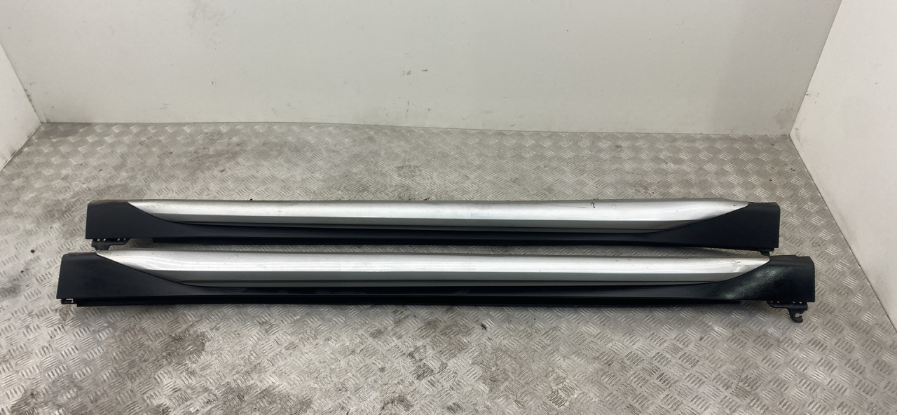 накладка на порог BMW X1 F48 2016, 2.0 л., B47 C20 A, дизель, МКПП, alpinweiß iii (300), внедорожник 5 дв., полный привод, правый руль - фото №1