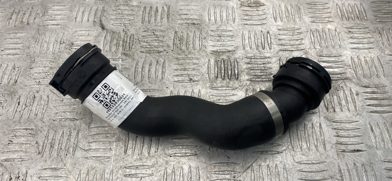 патрубок радиатора BMW 5 серия F07/F10/F11 2011, 3.0 л., N57 D30 A, дизель, АКПП, sophistog brillan metallic (a90), универсал, задний привод, правый руль, 17128509274, 8509274 - фото №1