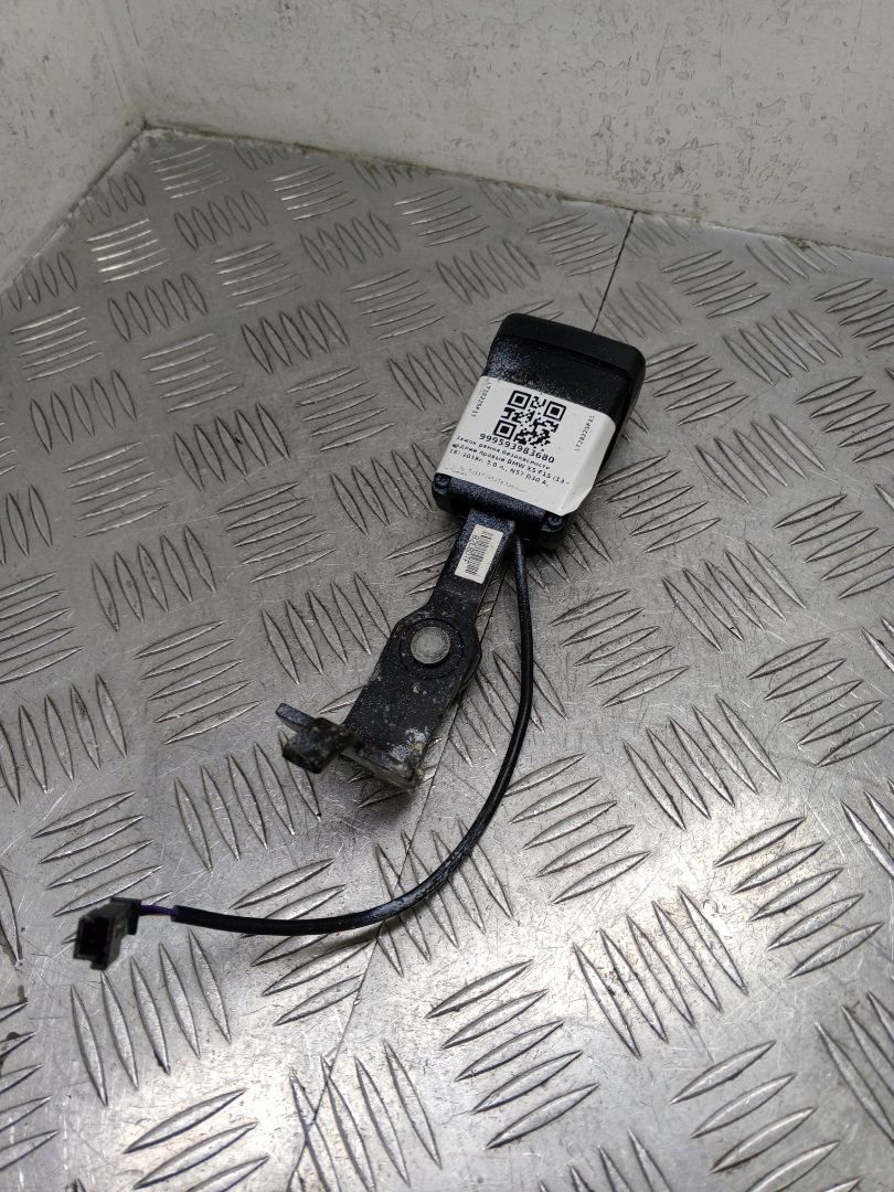 замок ремня безопасности BMW X5 F15 2018, 3.0 л., N57 D30 A, дизель, АКПП, carbonschwarz metallic (416), внедорожник 5 дв., полный привод, правый руль, 72117395076, 7395076 - фото №1