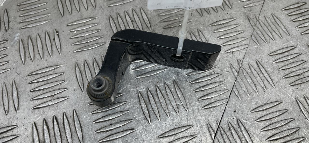 петля двери BMW 7 серия G11/G12 G11 2018, 3.0 л., B57 D30 A, дизель, АКПП, singapore grau metallic (b41), седан, полный привод, правый руль, 7333094 - фото №1