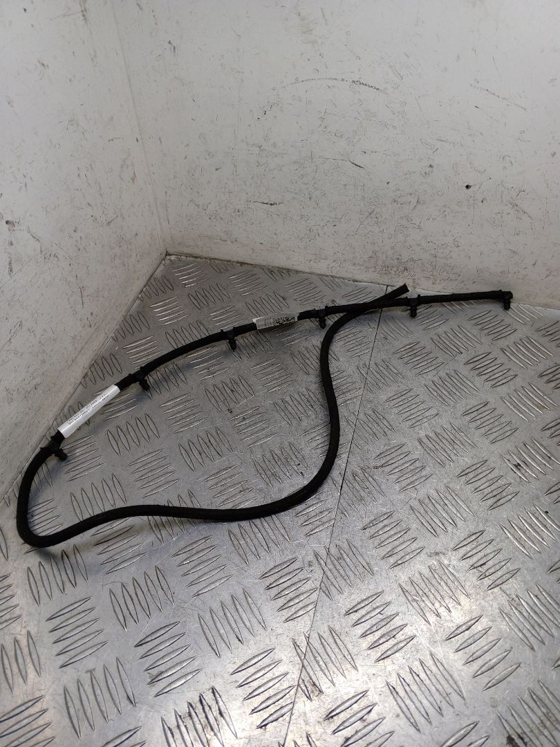 трубка обратки форсунок BMW 5 серия E60/E61 2005, 3.0 л., M57 D30 (306D2), дизель, АКПП, 13537786544, 7786544 - фото №1