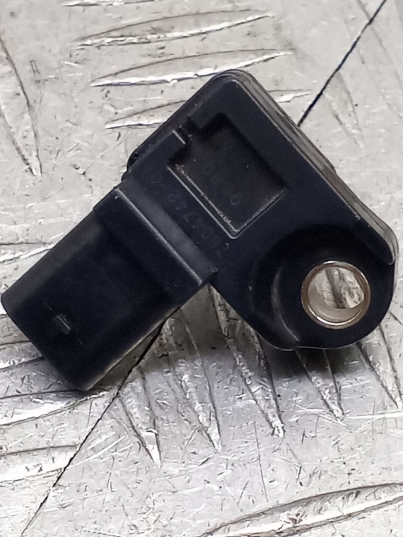 датчик давления во впускном коллекторе BMW 5 серия F07/F10/F11 2010, 3.0 л., N57 D30 A, дизель, 7804742, 13627804742 - фото №1