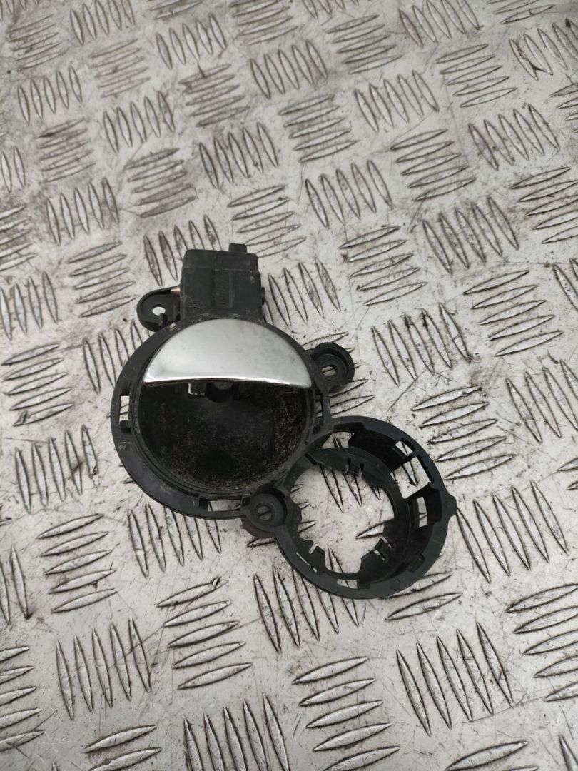 ручка внутренняя передняя левая Mini Cooper S 1 поколение 2003, черный, хетчбэк 5 дв. - фото №1