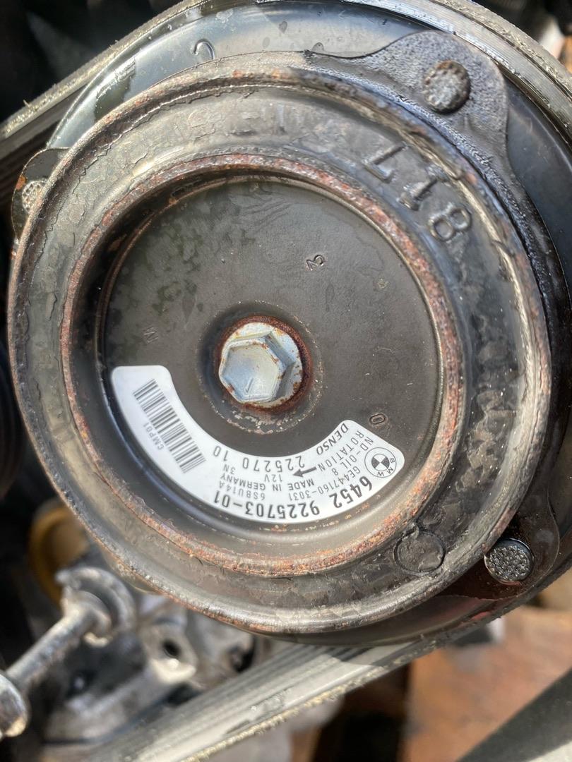 компрессор кондиционера BMW 5 серия F07/F10/F11 2012, 2.0 л., N47 D20 C, дизель, АКПП, седан, задний привод, правый руль, 64529225703, 9225703, 6SBU14A - фото №1