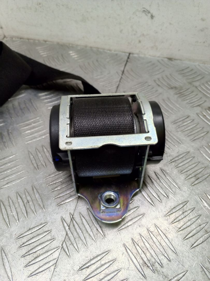 ремень безопасности BMW 5 серия F07/F10/F11 F10 2011, 3.0 л., N57 D30 A, дизель, АКПП, carbonschwarz metallic (416), седан, задний привод, правый руль, 72119164057 - фото №1