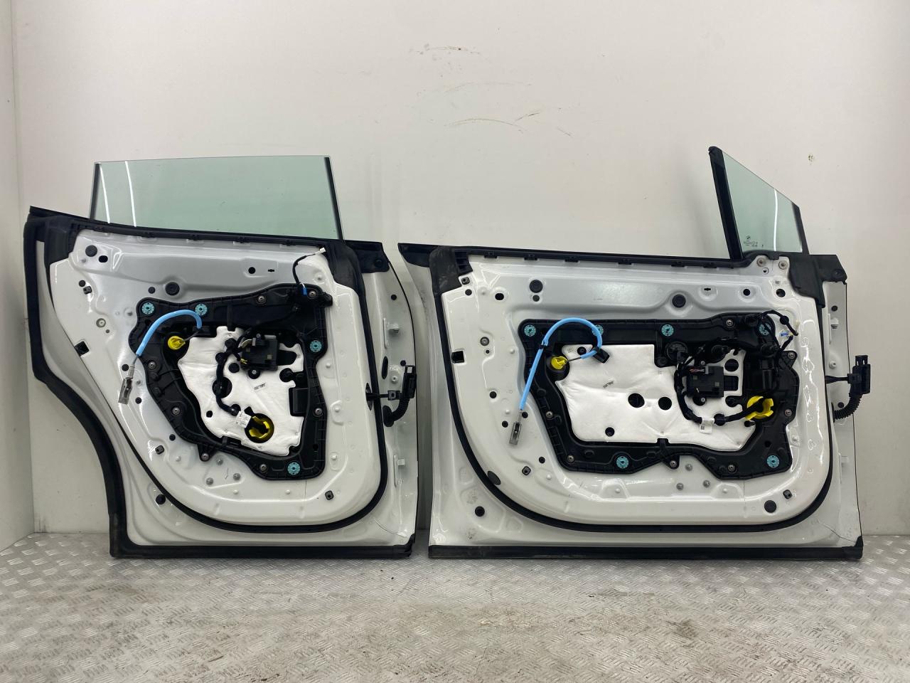 стекло двери задней левой BMW iX I20 2025, электро, alpinweiss iii (300), полный привод, правый руль, 51357932197, 7932197 - фото №1