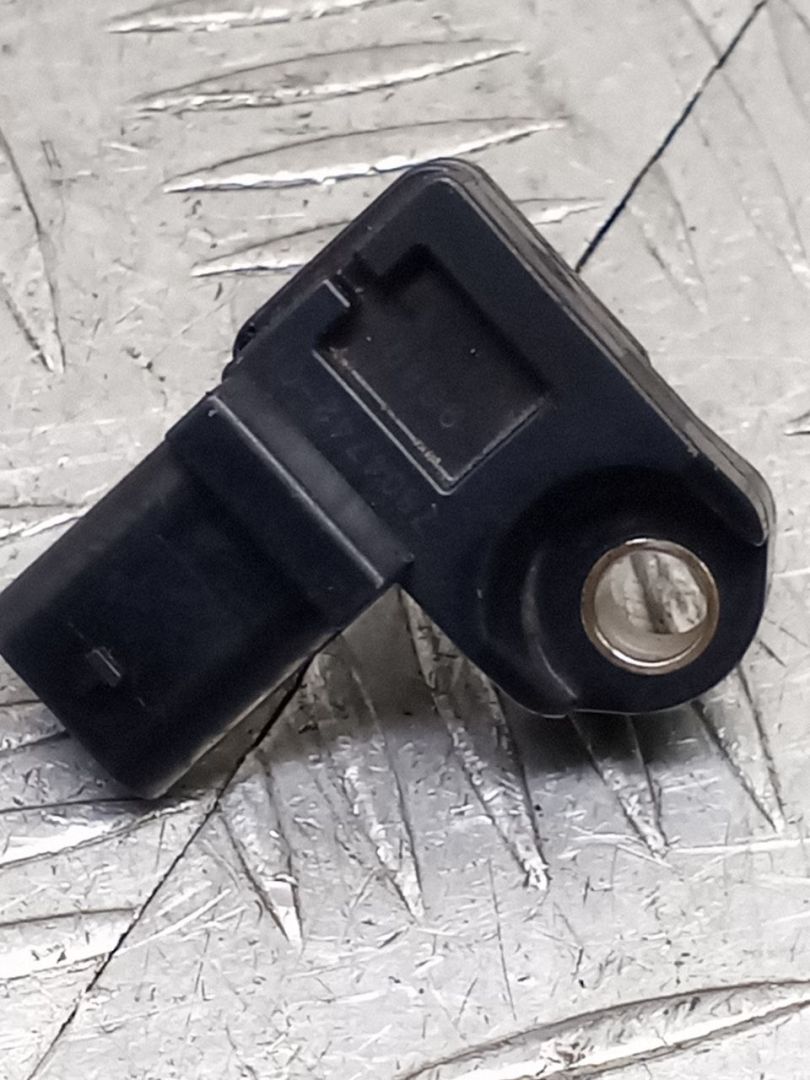 датчик давления во впускном коллекторе BMW 5 серия F07/F10/F11 2010, 3.0 л., N57 D30 A, дизель, 7804742, 13627804742 - фото №1