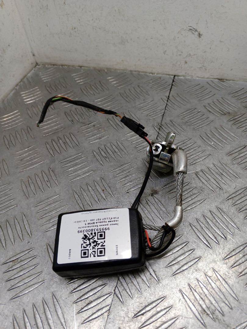 замок ремня безопасности BMW 5 серия F07/F10/F11 F10 2011, 3.0 л., N57 D30 A, дизель, АКПП, carbonschwarz metallic (416), седан, задний привод, правый руль, 72117243274 - фото №1