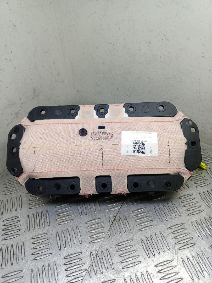 подушка безопасности пассажира BMW iX I20 2025, электро, белый, полный привод, правый руль, 9495159 - фото №1