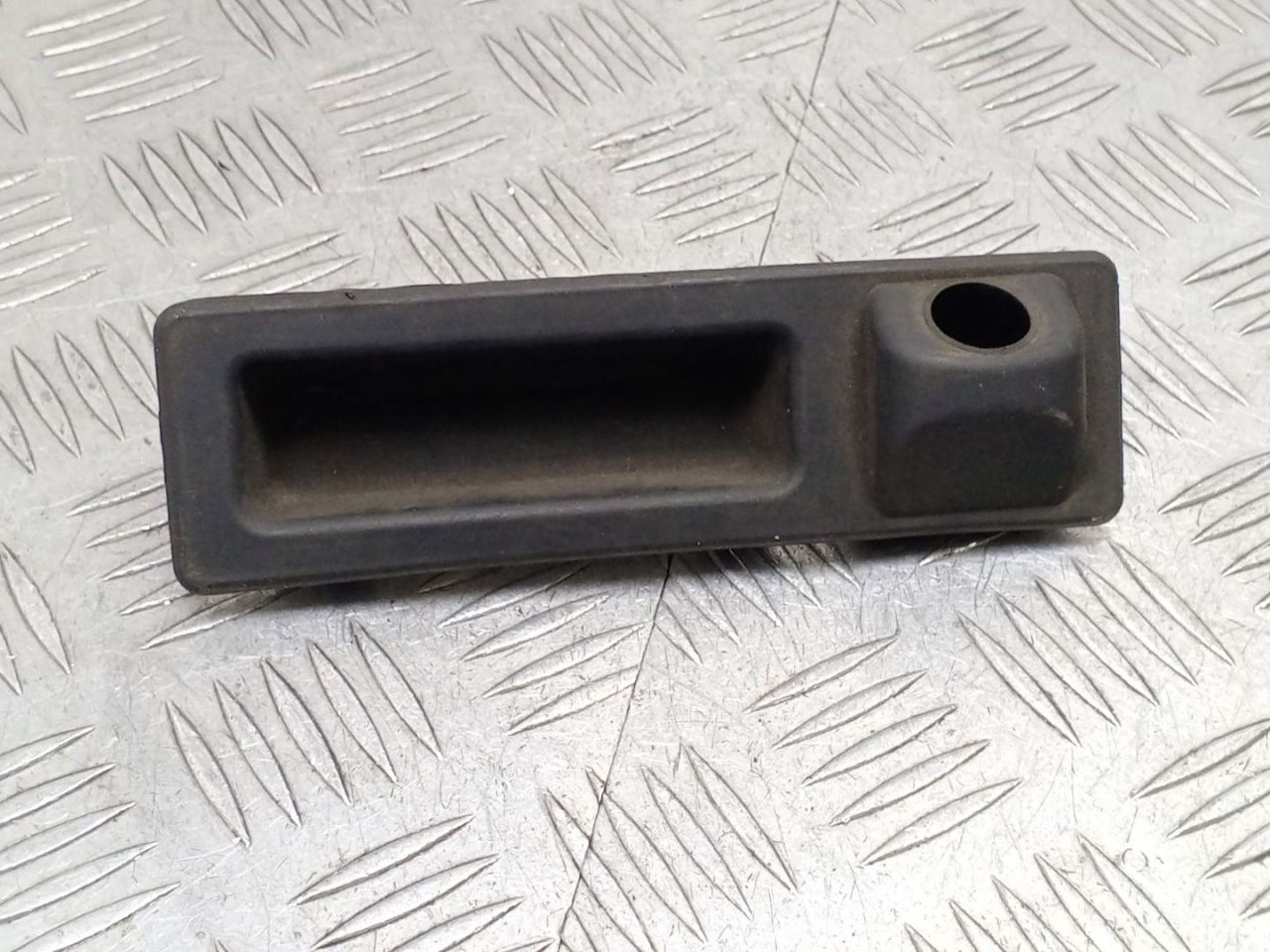 ручка открывания багажника BMW X5 F15 2018, 3.0 л., N57 D30 A, дизель, АКПП, carbonschwarz metallic (416), внедорожник 5 дв., полный привод, правый руль, 51247345700, 7345700, 51247463163, 7463163 - фото №1