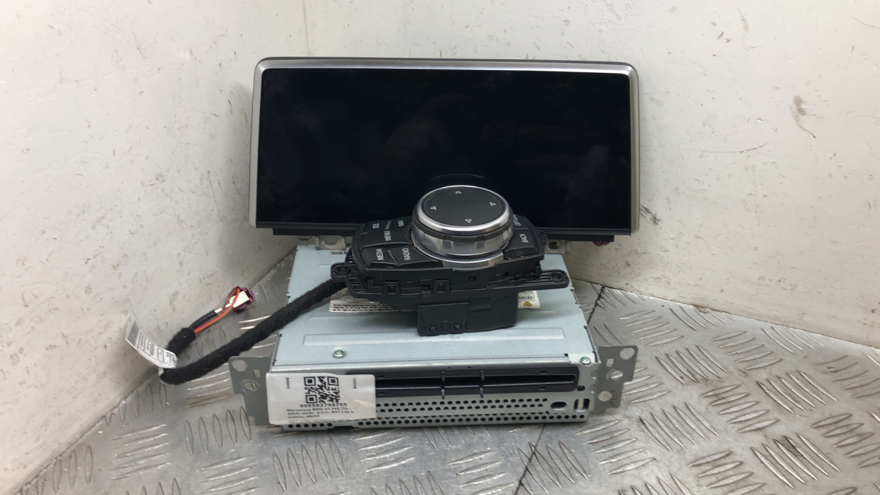 магнитола BMW X1 F48 2016, 2.0 л., B47 C20 A, дизель, МКПП, alpinweiß iii (300), внедорожник 5 дв., полный привод, правый руль, 65829350723, 65126822077, 9387451 - фото №1