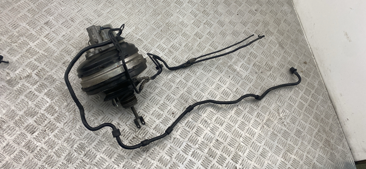 вакуумный усилитель тормозов BMW 5 серия F07/F10/F11 F10 2012, 2.5 л., дизель, АКПП, sophistog brillan metall (b90), седан, задний привод, правый руль - фото №1