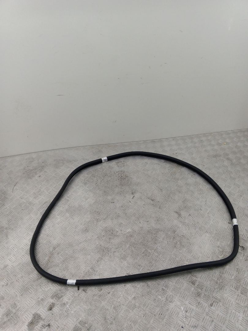 уплотнитель двери BMW 5 серия F07/F10/F11 2011, 3.0 л., N57 D30 A, дизель, АКПП, sophistog brillan metallic (a90), универсал, задний привод, правый руль, 51727182270 - фото №1