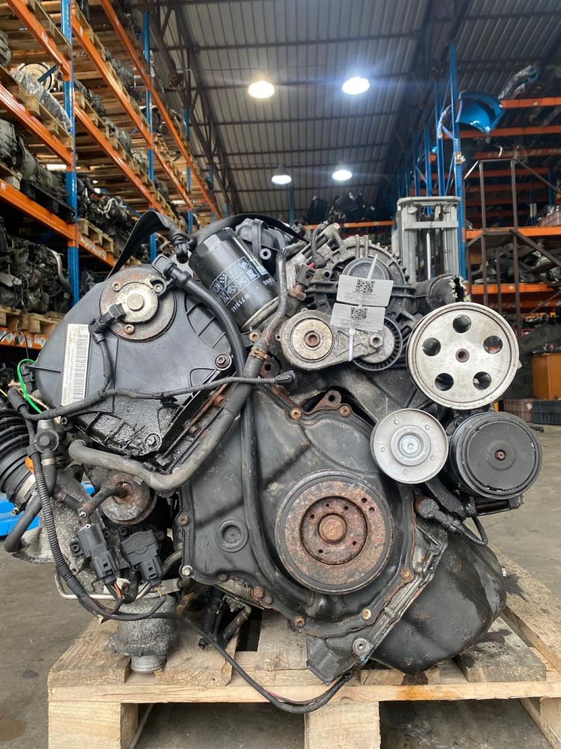 двигатель Audi A5 8T 2009, 2.0 л., CDNC, бензин, вариатор, CDNC, CDN - фото №1