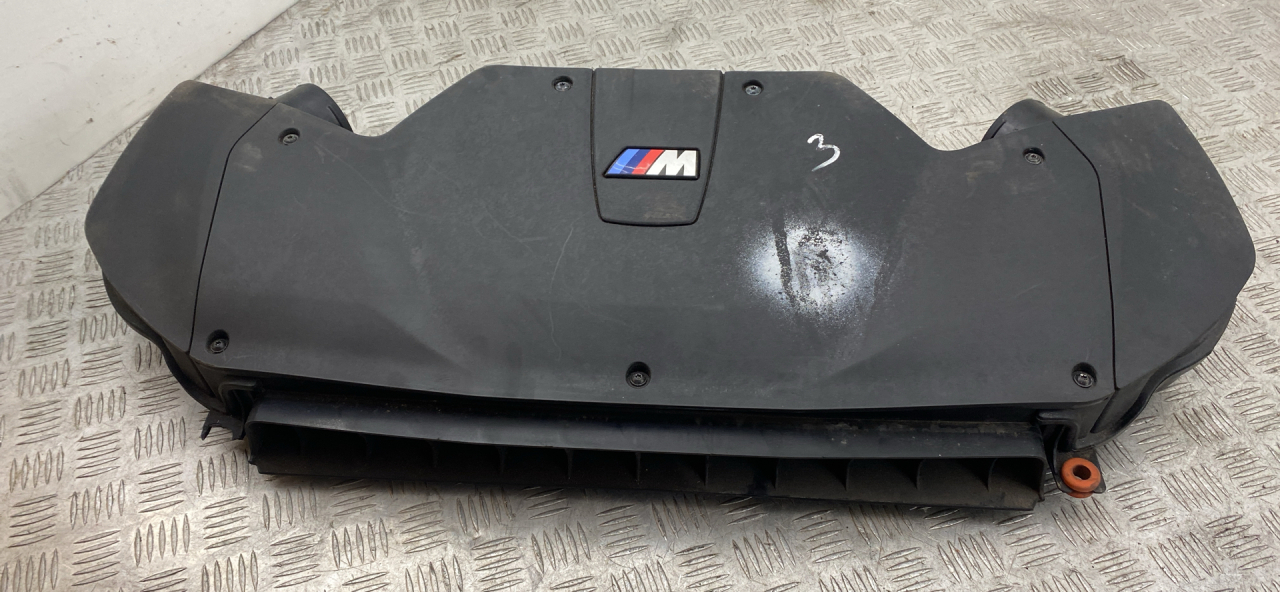 корпус воздушного фильтра BMW X5 M F85 2018, 4.4 л., S63 B44 B, бензин, АКПП, внедорожник 5 дв., полный привод, правый руль, 13717638564, 7638564 - фото №1