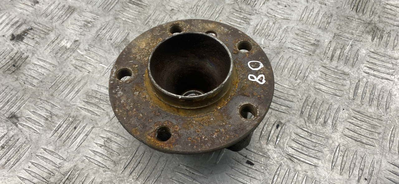 ступица передняя BMW 5 серия F07/F10/F11 2011, 3.0 л., N57 D30 A, дизель, АКПП, sophistog brillan metallic (a90), универсал, задний привод, правый руль, 31206872888, 6872888 - фото №1