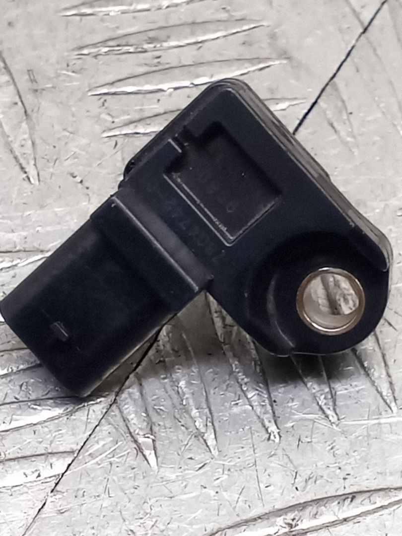 датчик давления во впускном коллекторе BMW 5 серия F07/F10/F11 2010, 3.0 л., N57 D30 A, дизель, 7804742, 13627804742 - фото №1