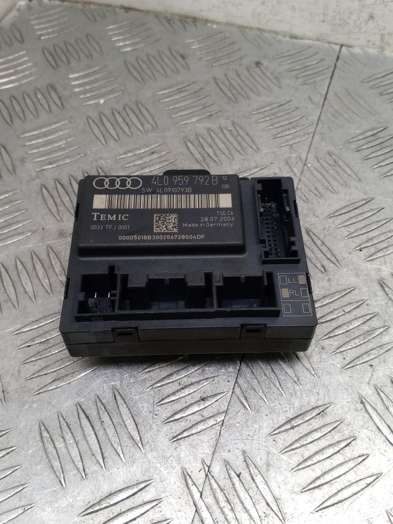 модуль управления двери Audi Q7 4L 2007, 3.0 л., BUG, дизель, АКПП, полный привод, правый руль, 4L0959792B - фото №1