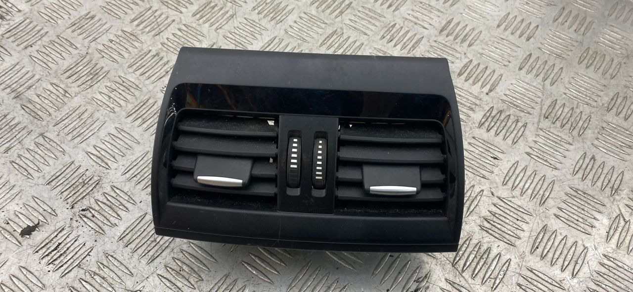 дефлектор обдува салона BMW X5 F15 2018, 3.0 л., N57 D30 A, дизель, АКПП, carbonschwarz metallic (416), внедорожник 5 дв., полный привод, правый руль, 64229252012, 9252012 - фото №1