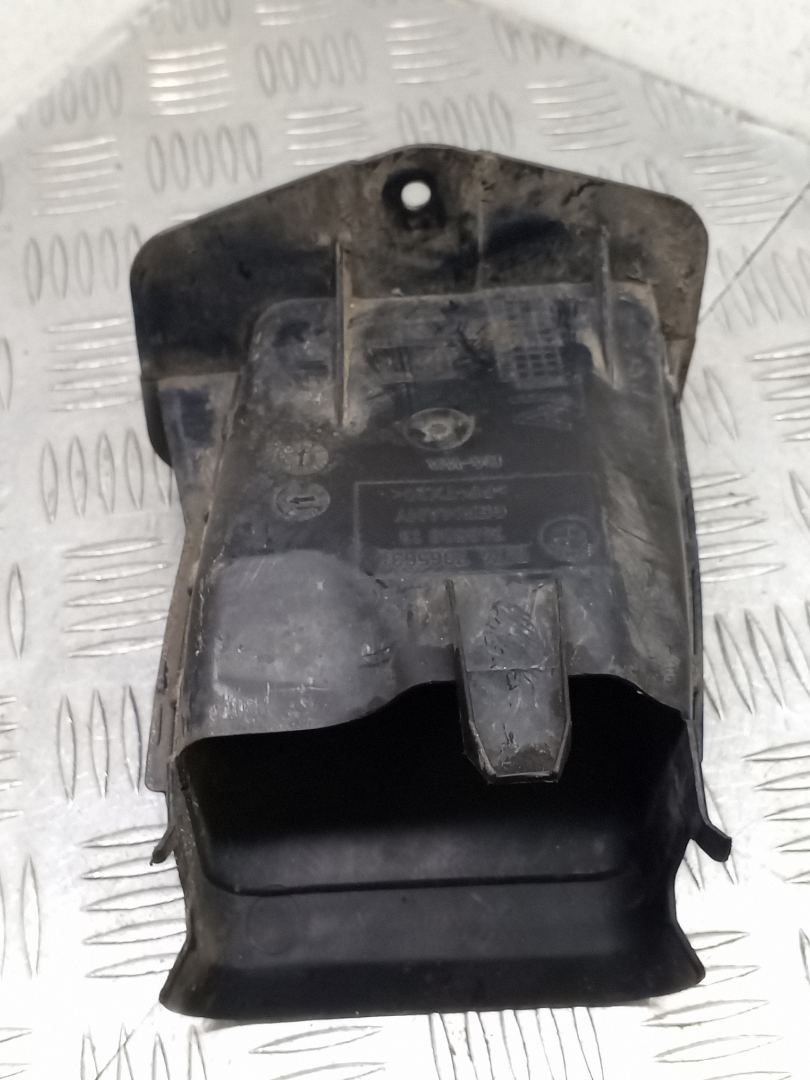 воздуховод тормозной левый BMW 7 серия G11/G12 G11 2017, 3.0 л., B57 D30 A, дизель, АКПП, carbonschwarz metallic (416), седан, задний привод, правый руль, 51747365631, 7365631 - фото №1