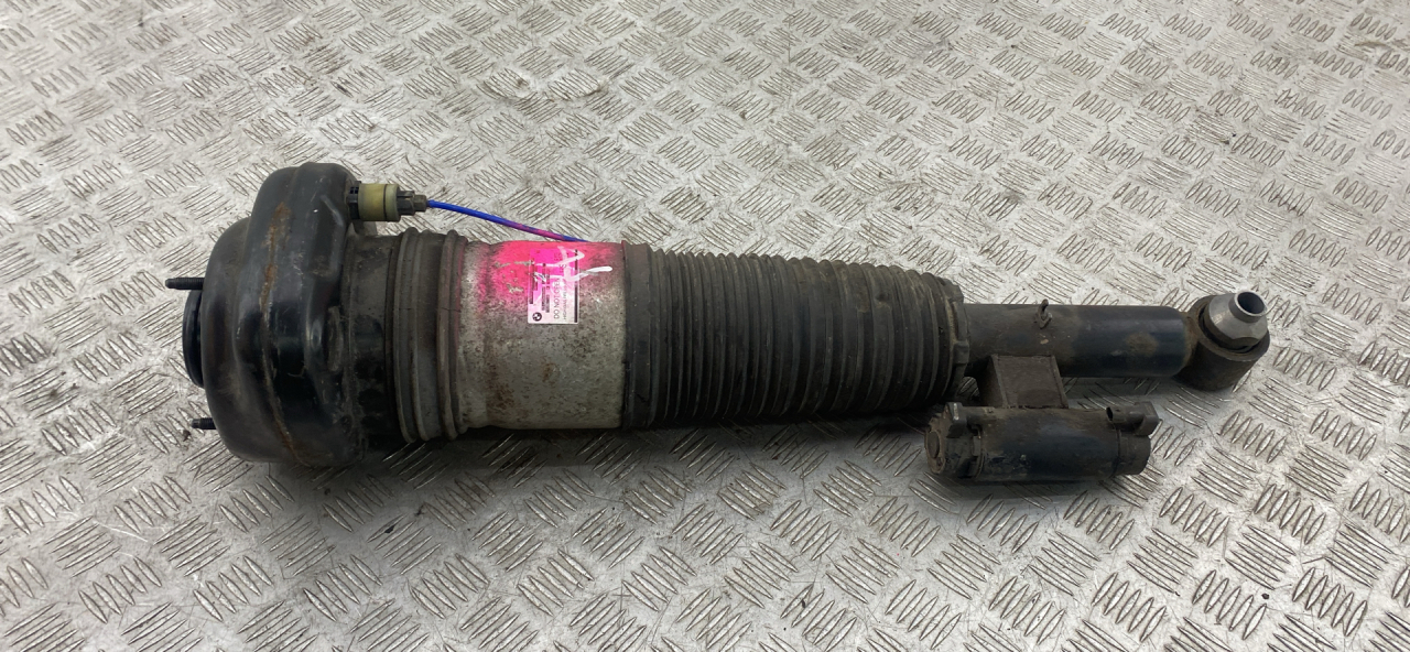 пневмостойка задняя BMW 7 серия G11/G12 G11 2017, 3.0 л., B57 D30 A, дизель, АКПП, carbonschwarz metallic (416), седан, задний привод, правый руль, 76687459403 - фото №1